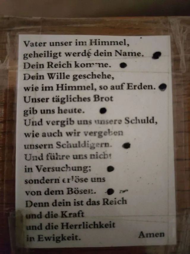 Gebetstext mit Markierungen an denen die Glocke geläutet werden soll